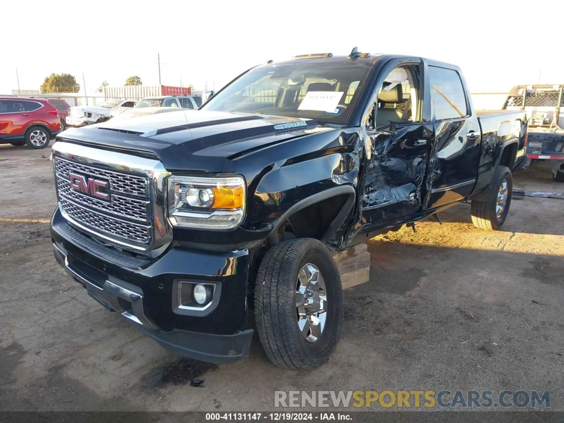2 fotografías del automóvil dañado 1GT42WEY1KF127191 GMC SIERRA 3500HD 2019