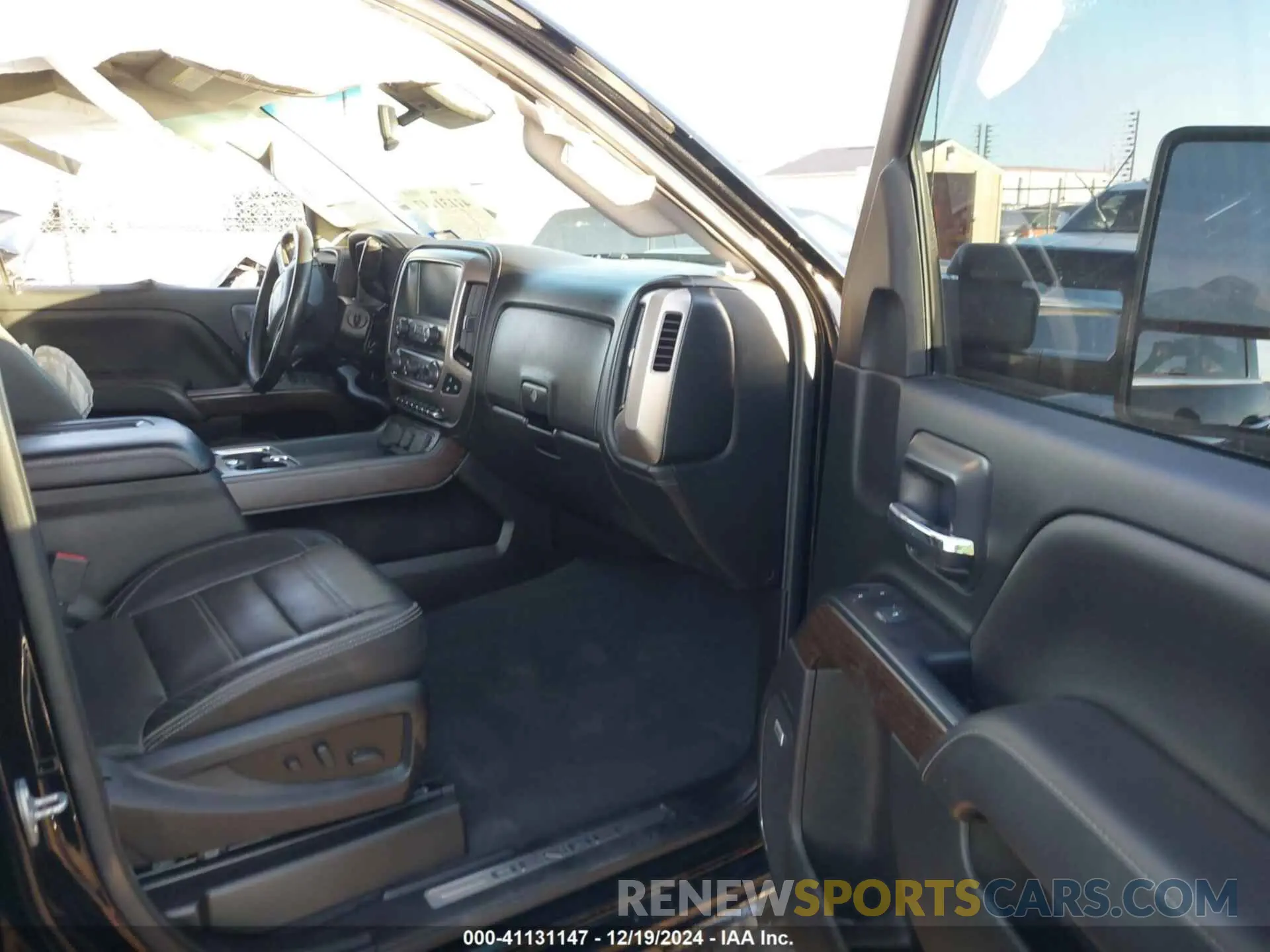 7 fotografías del automóvil dañado 1GT42WEY1KF127191 GMC SIERRA 3500HD 2019