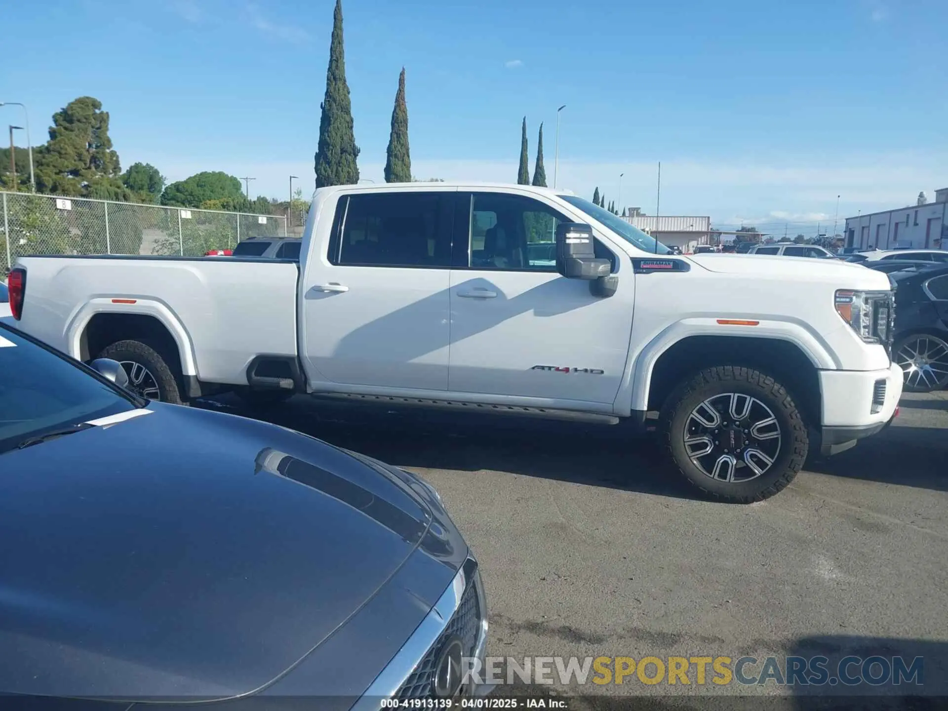 14 fotografías del automóvil dañado 1GT49VEY0MF185320 GMC SIERRA 3500HD 2021