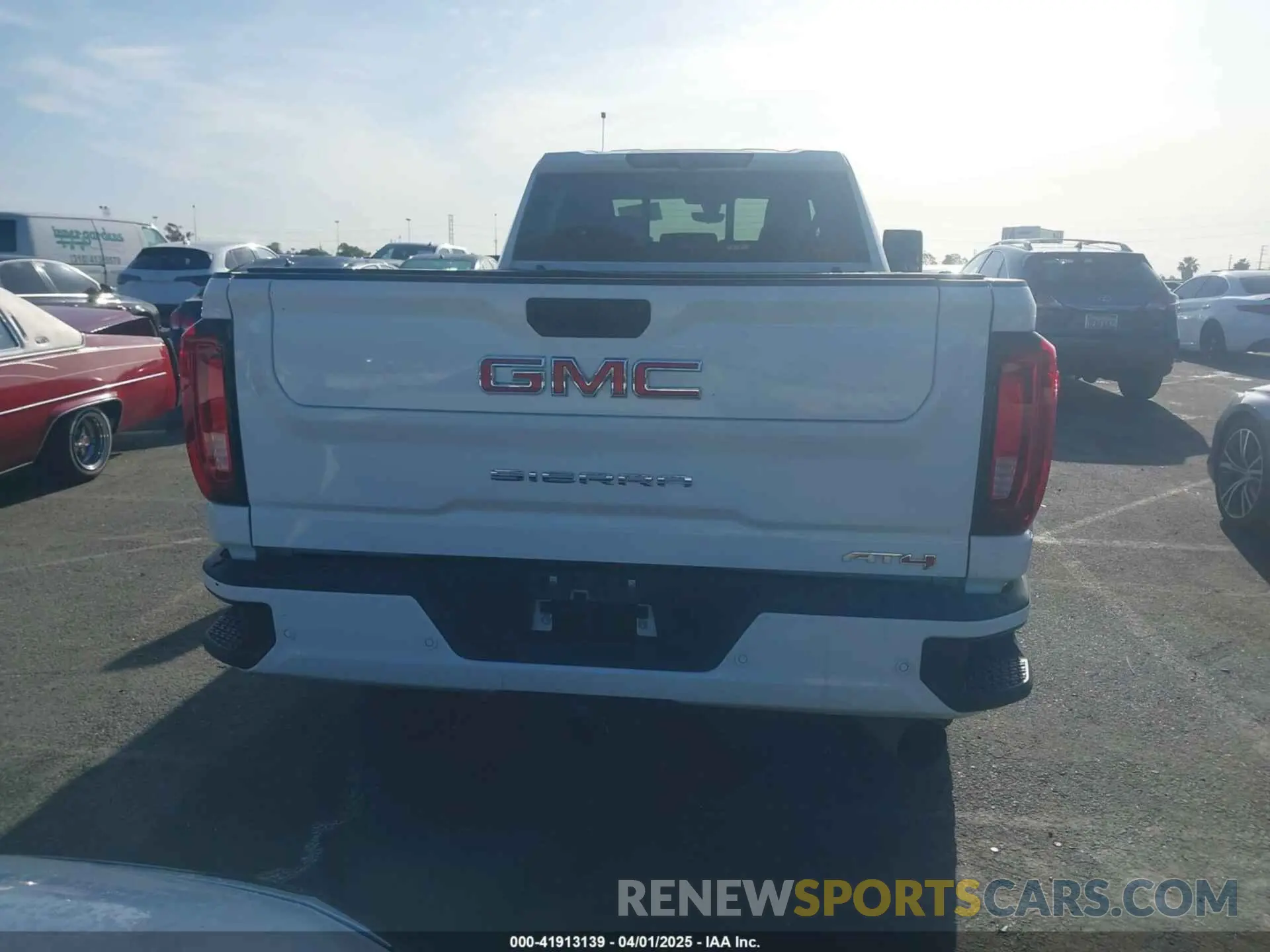 16 fotografías del automóvil dañado 1GT49VEY0MF185320 GMC SIERRA 3500HD 2021