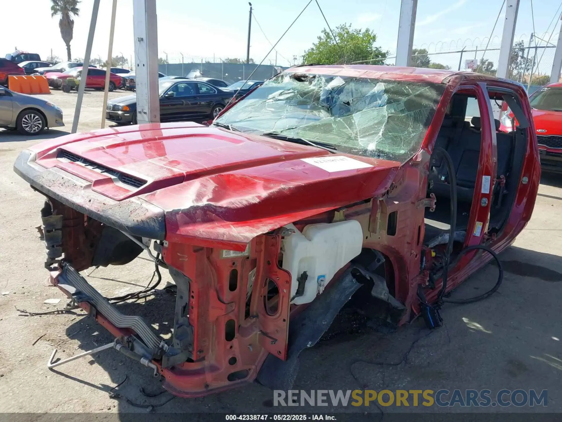2 fotografías del automóvil dañado 1GT49WEY1MF282659 GMC SIERRA 3500HD 2021