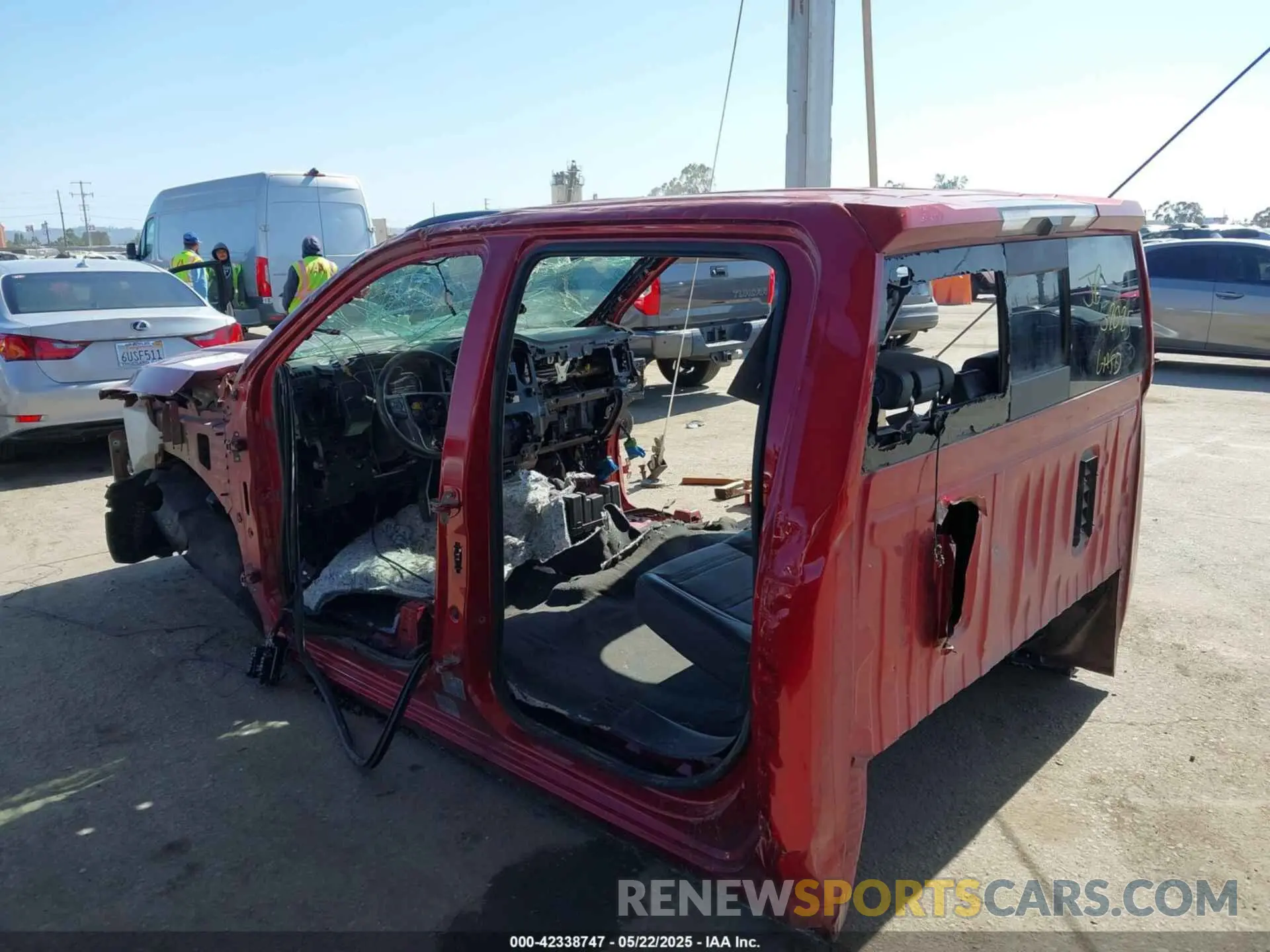 3 fotografías del automóvil dañado 1GT49WEY1MF282659 GMC SIERRA 3500HD 2021