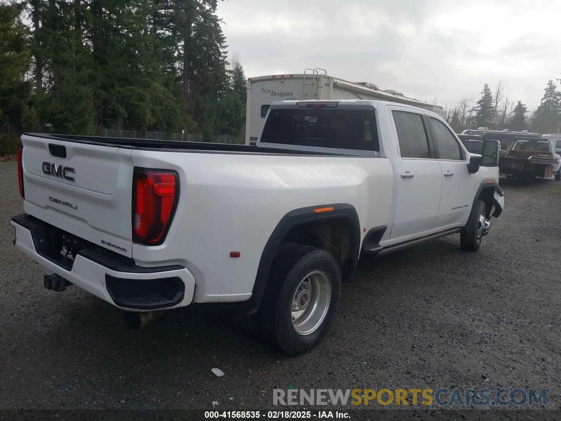 4 fotografías del automóvil dañado 1GT49WEY7MF192898 GMC SIERRA 3500HD 2021