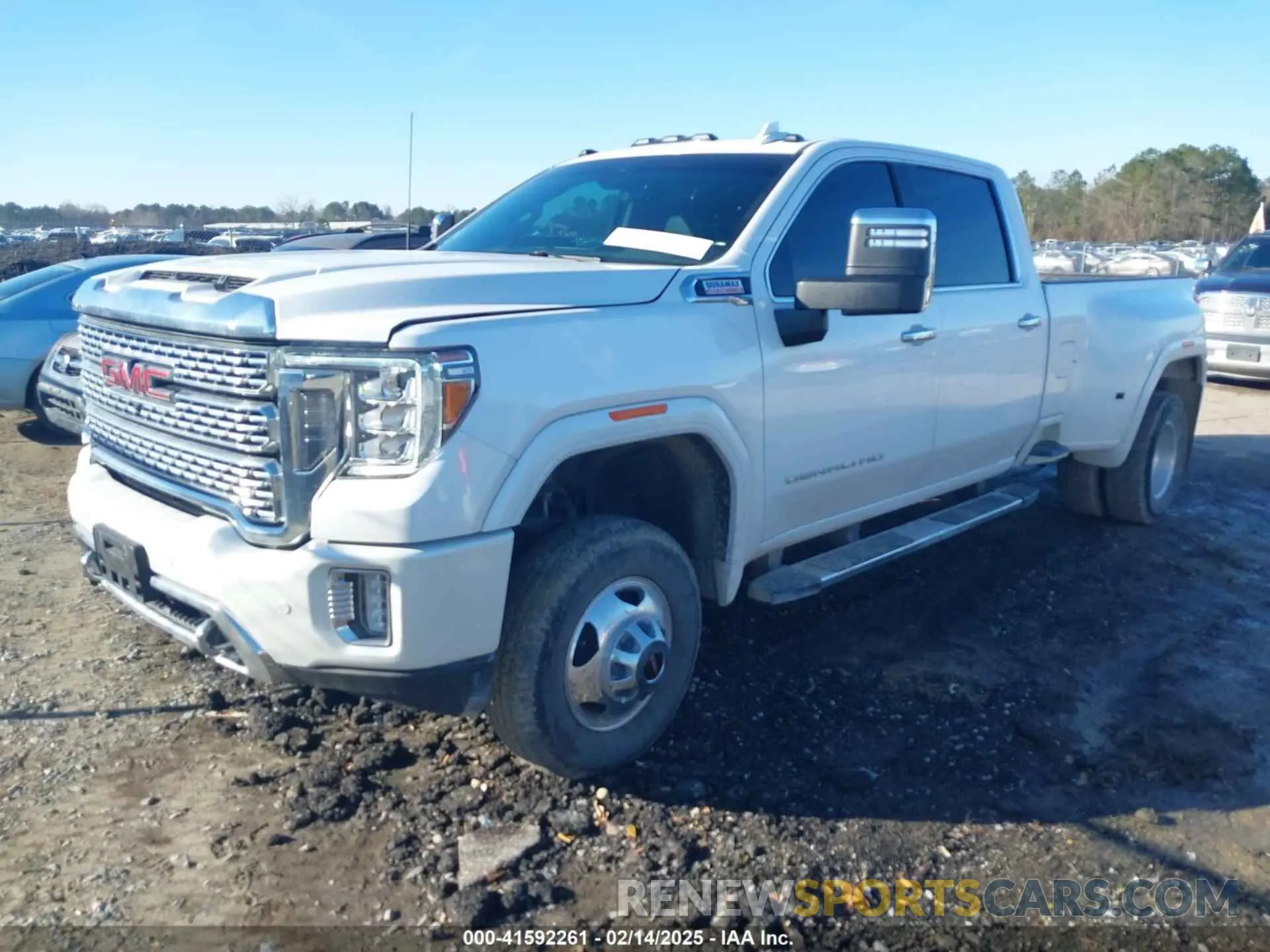 2 fotografías del automóvil dañado 1GT49WEY8MF255782 GMC SIERRA 3500HD 2021