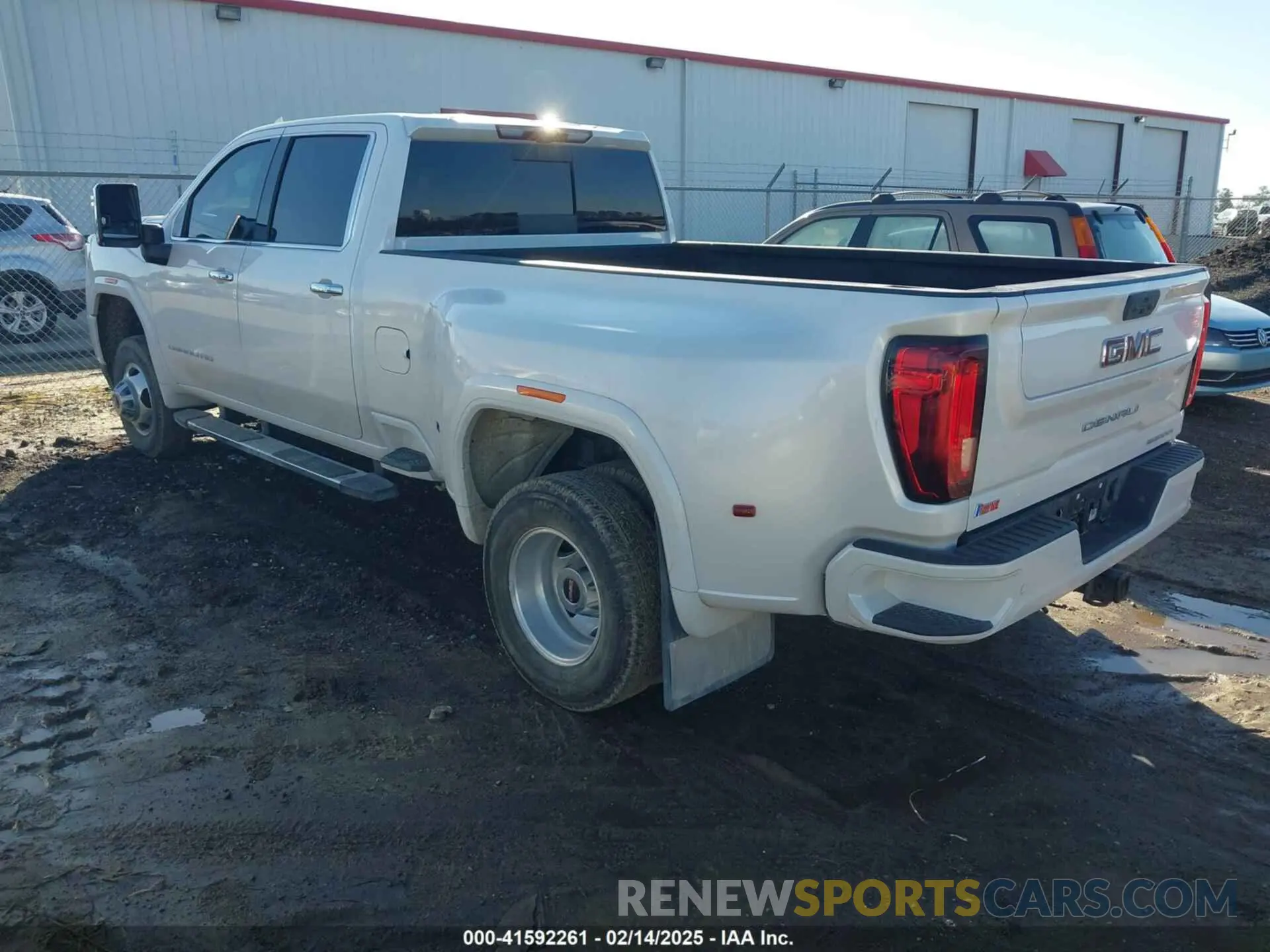 3 fotografías del automóvil dañado 1GT49WEY8MF255782 GMC SIERRA 3500HD 2021