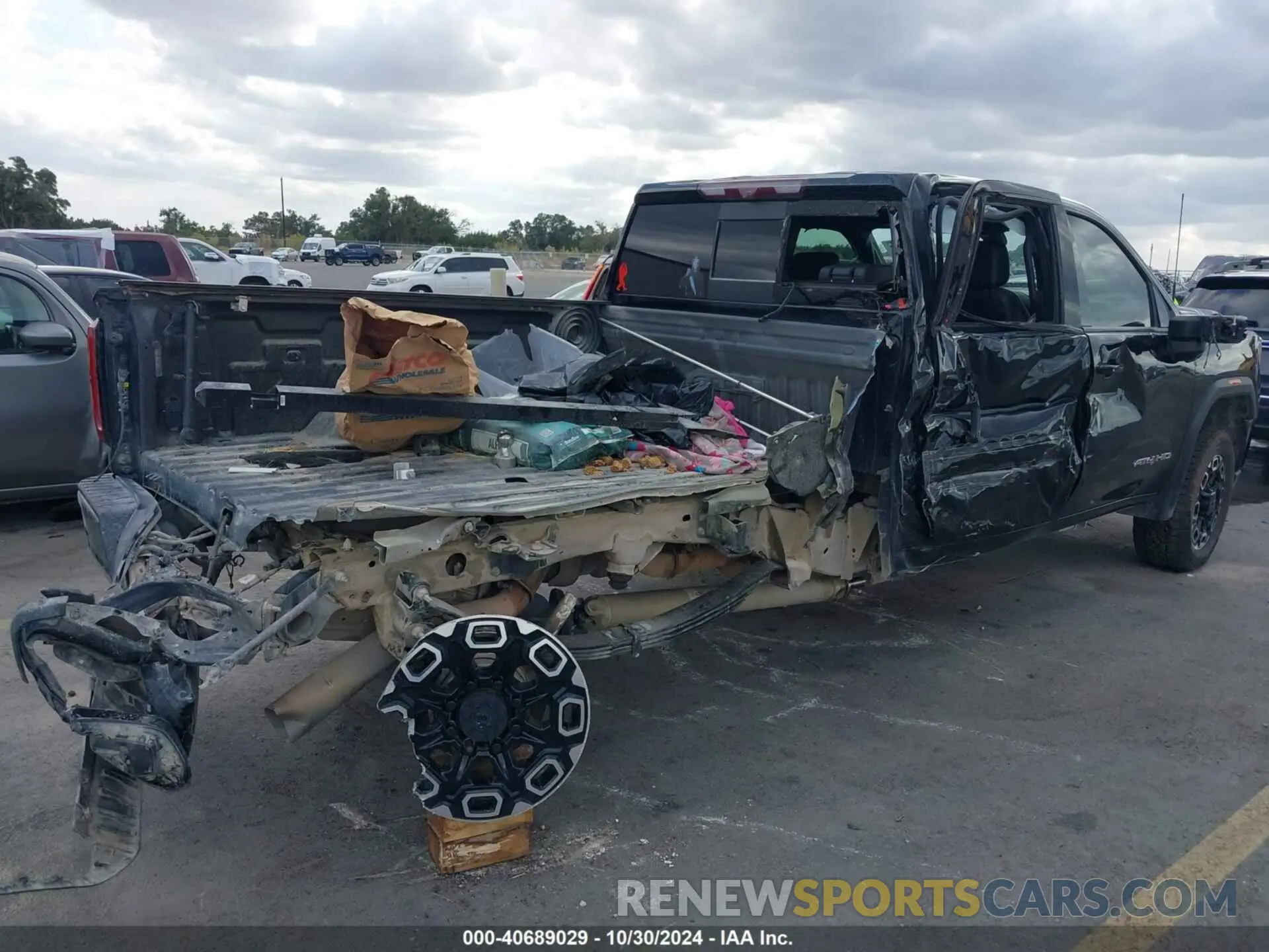 10 fotografías del automóvil dañado 1GT49VEY1NF256302 GMC SIERRA 3500HD 2022