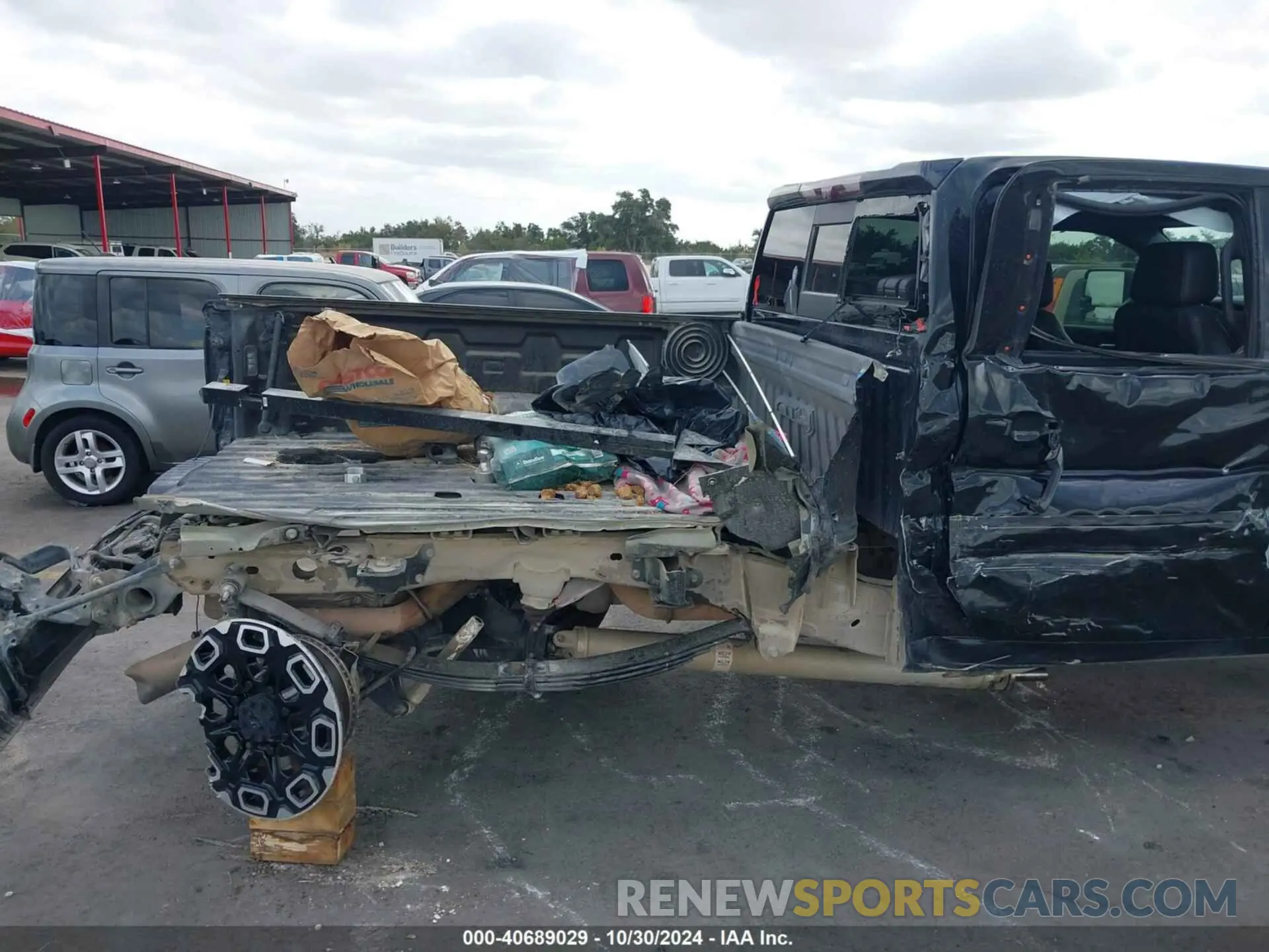 16 fotografías del automóvil dañado 1GT49VEY1NF256302 GMC SIERRA 3500HD 2022
