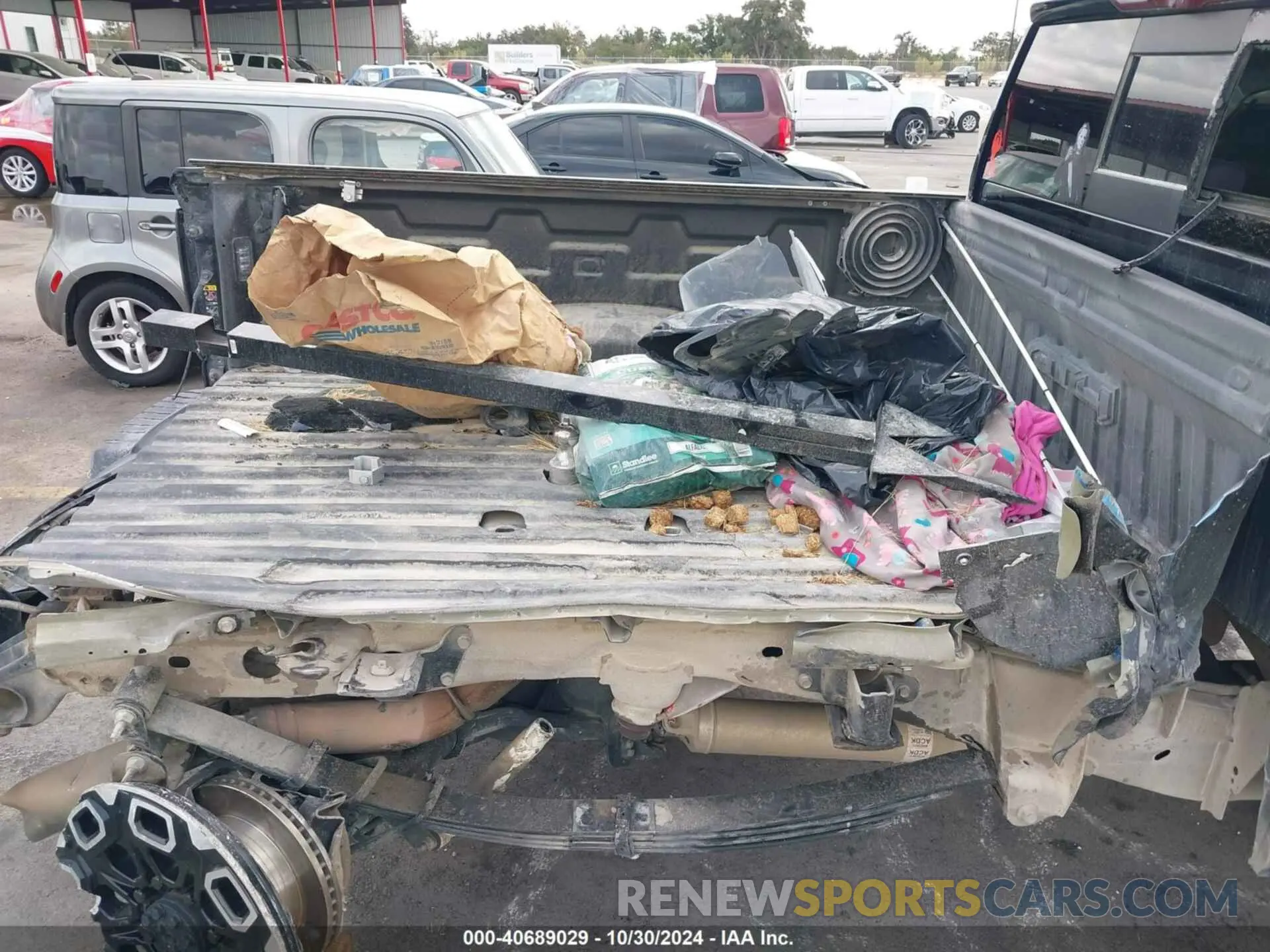 6 fotografías del automóvil dañado 1GT49VEY1NF256302 GMC SIERRA 3500HD 2022