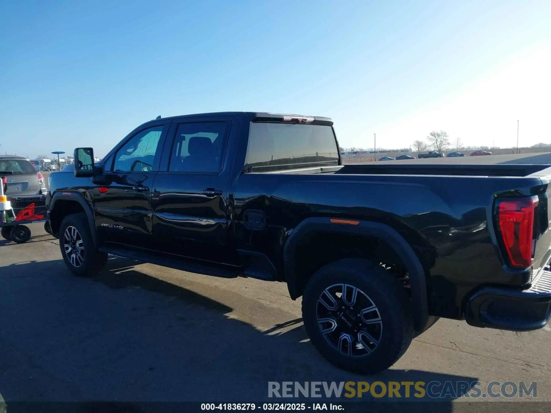14 fotografías del automóvil dañado 1GT49VEY7NF134804 GMC SIERRA 3500HD 2022