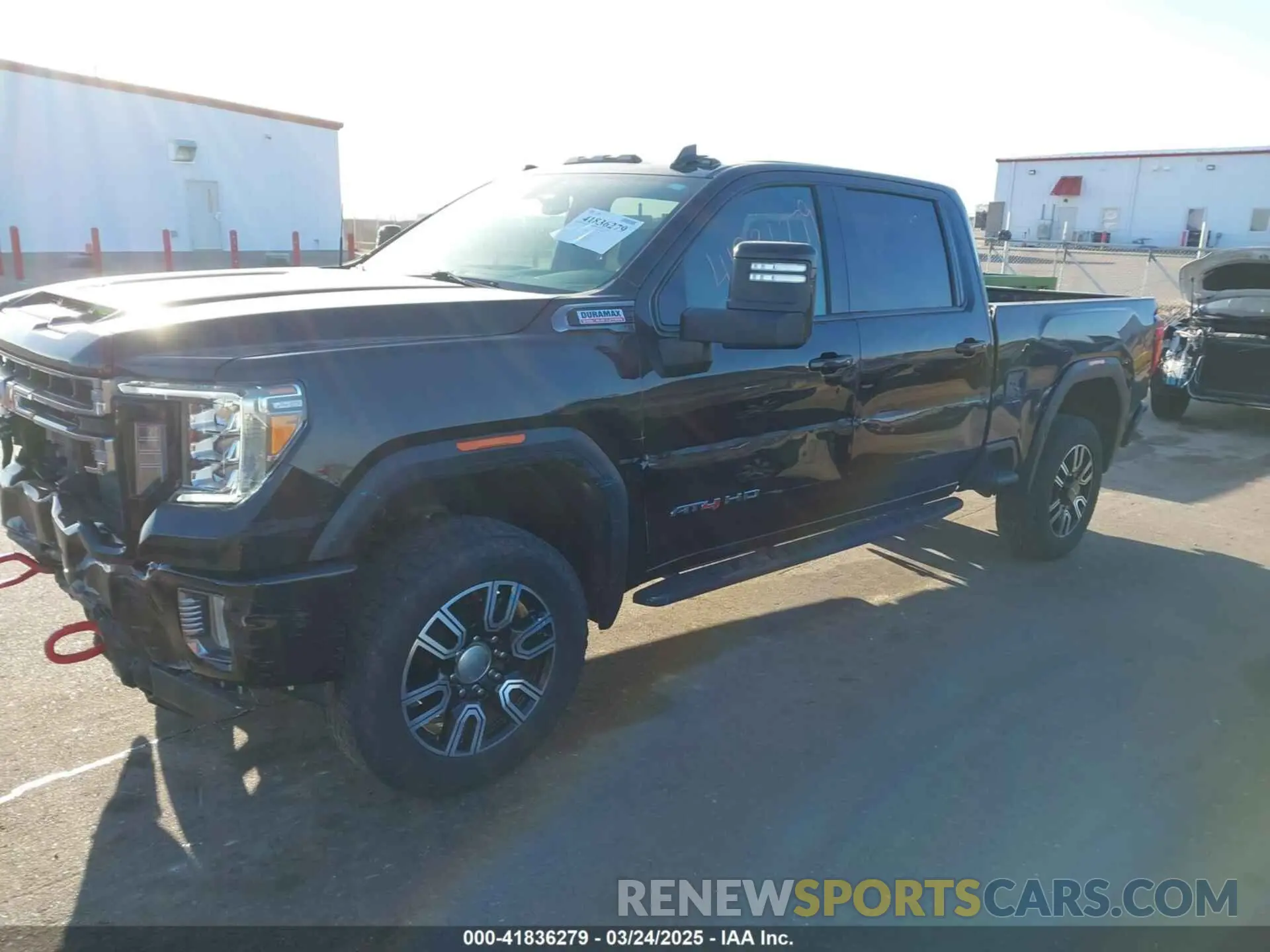 2 fotografías del automóvil dañado 1GT49VEY7NF134804 GMC SIERRA 3500HD 2022