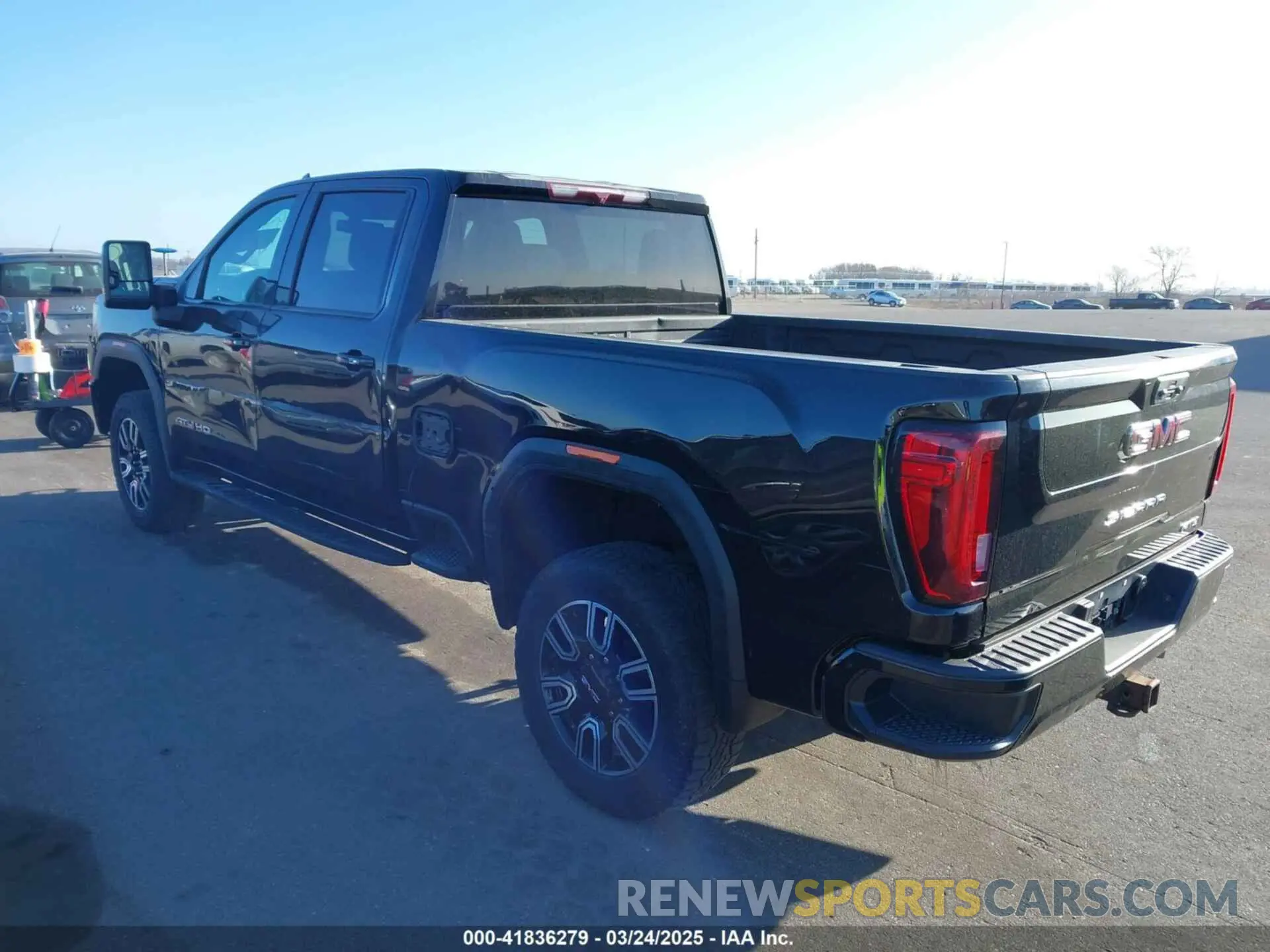 3 fotografías del automóvil dañado 1GT49VEY7NF134804 GMC SIERRA 3500HD 2022