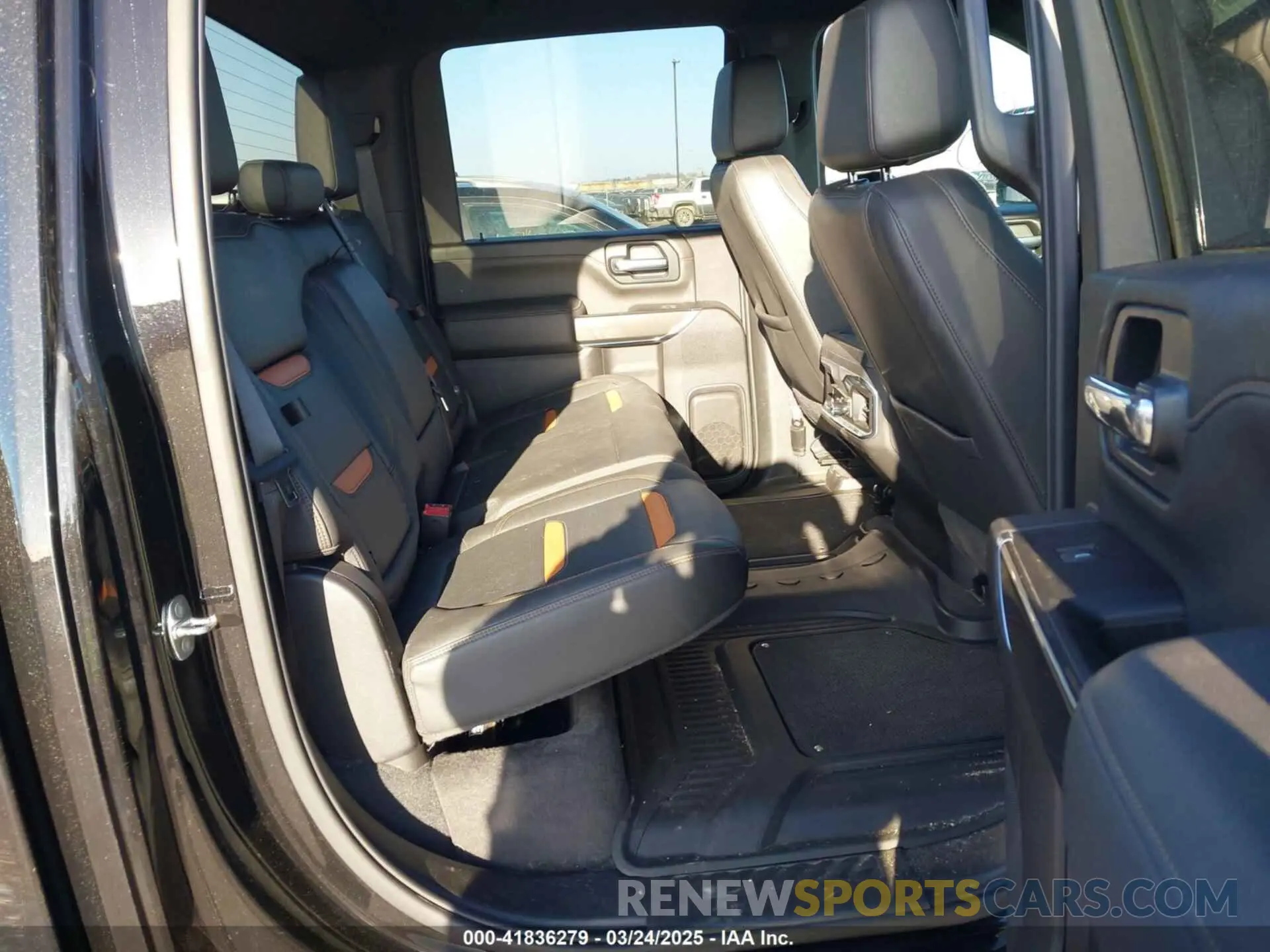 4 fotografías del automóvil dañado 1GT49VEY7NF134804 GMC SIERRA 3500HD 2022