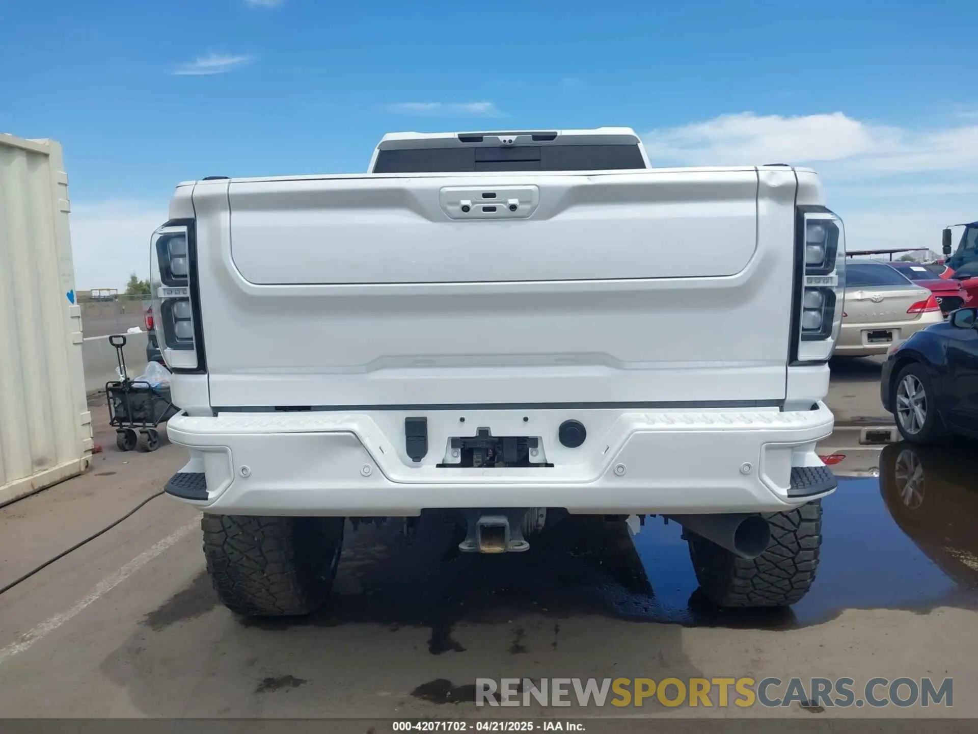 16 fotografías del automóvil dañado 1GT49WEY9NF285164 GMC SIERRA 3500HD 2022