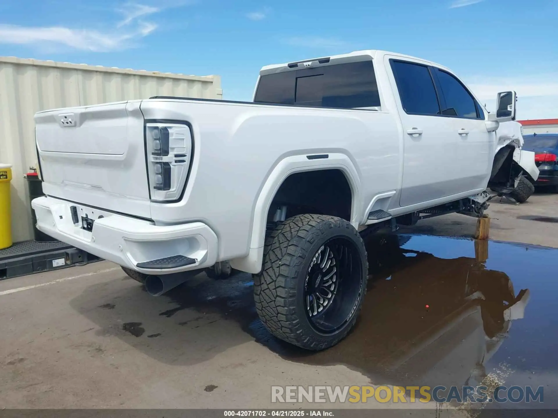 4 fotografías del automóvil dañado 1GT49WEY9NF285164 GMC SIERRA 3500HD 2022