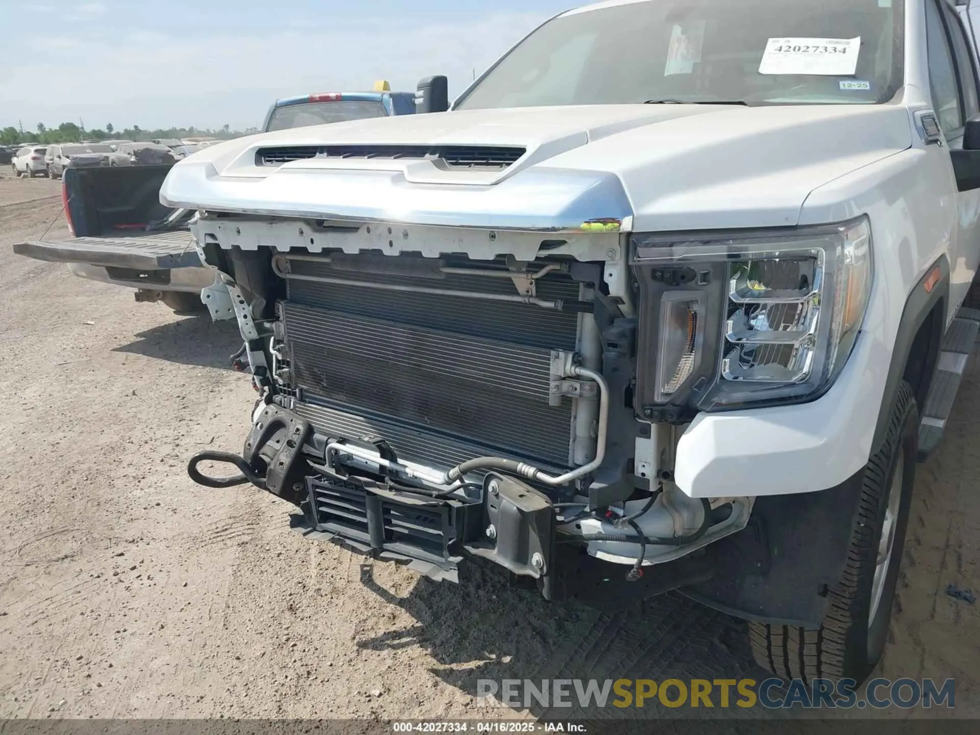 11 fotografías del automóvil dañado 1GT49SEY2PF180123 GMC SIERRA 3500HD 2023