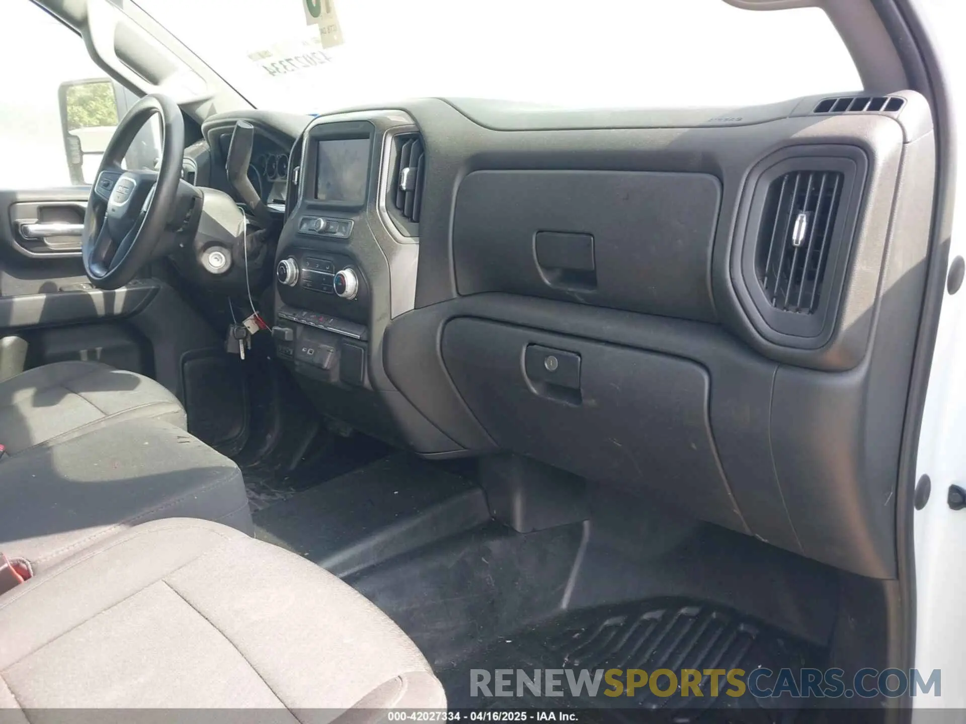 7 fotografías del automóvil dañado 1GT49SEY2PF180123 GMC SIERRA 3500HD 2023