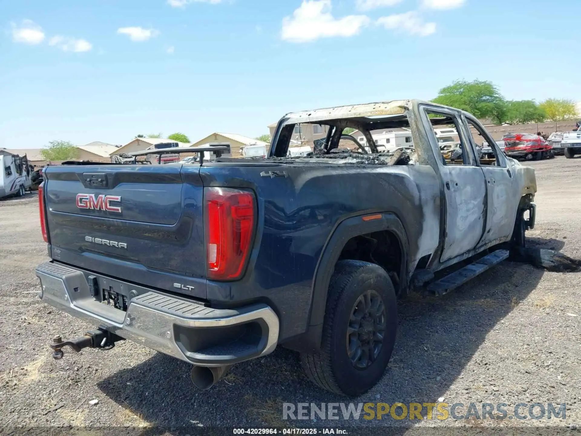 4 fotografías del automóvil dañado 1GT49UEY8PF153696 GMC SIERRA 3500HD 2023