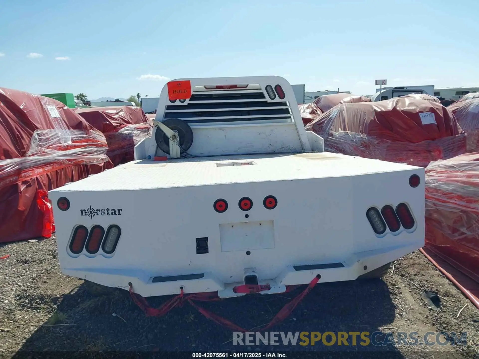 8 fotografías del automóvil dañado 1GT49WEY1PF216133 GMC SIERRA 3500HD 2023