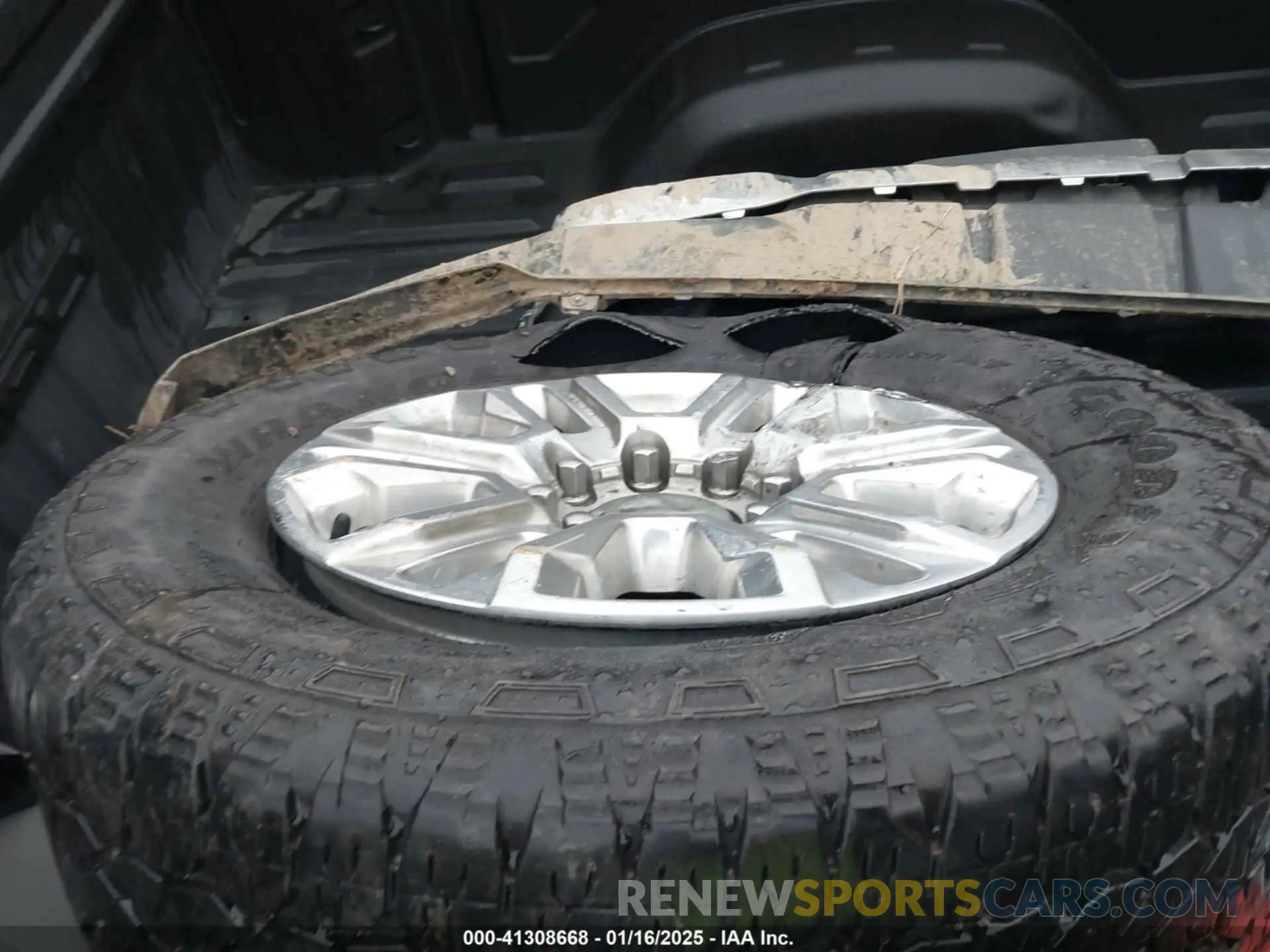 11 fotografías del automóvil dañado 1GT49WEY1PF220604 GMC SIERRA 3500HD 2023