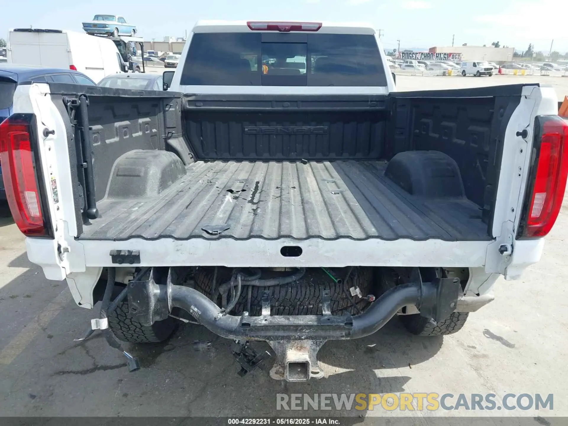 11 fotografías del automóvil dañado 1GT49WEYXPF116161 GMC SIERRA 3500HD 2023