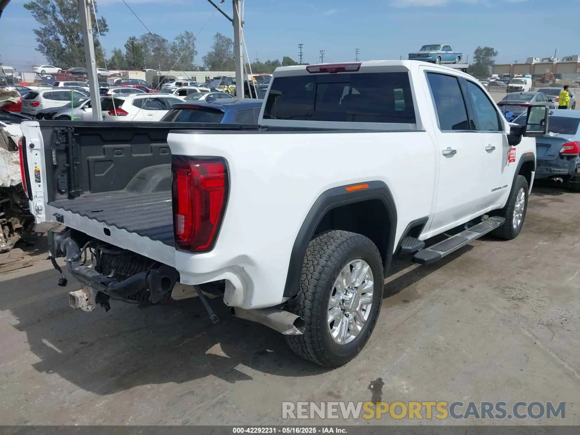 4 fotografías del automóvil dañado 1GT49WEYXPF116161 GMC SIERRA 3500HD 2023