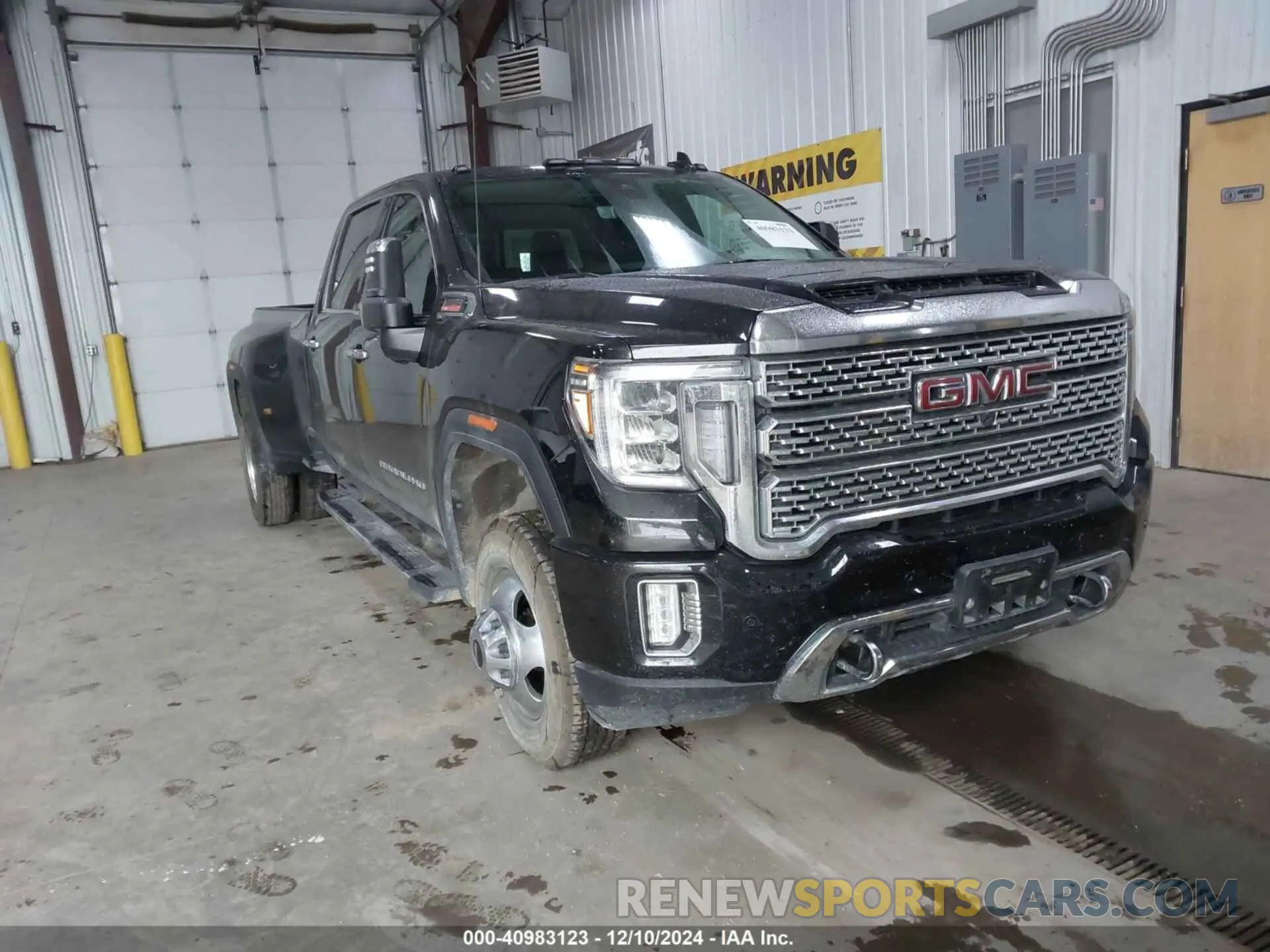 1 fotografías del automóvil dañado 1GT49WEYXPF118475 GMC SIERRA 3500HD 2023