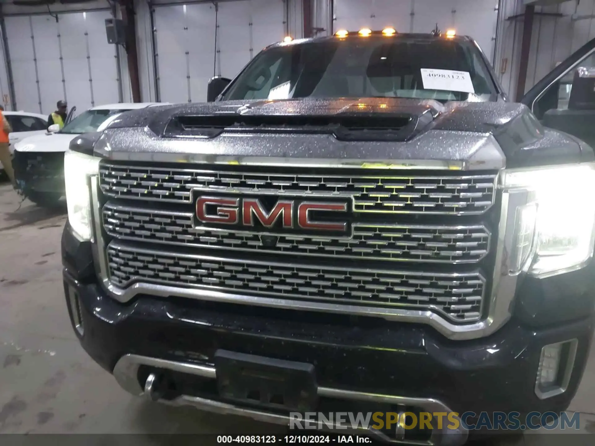 11 fotografías del automóvil dañado 1GT49WEYXPF118475 GMC SIERRA 3500HD 2023
