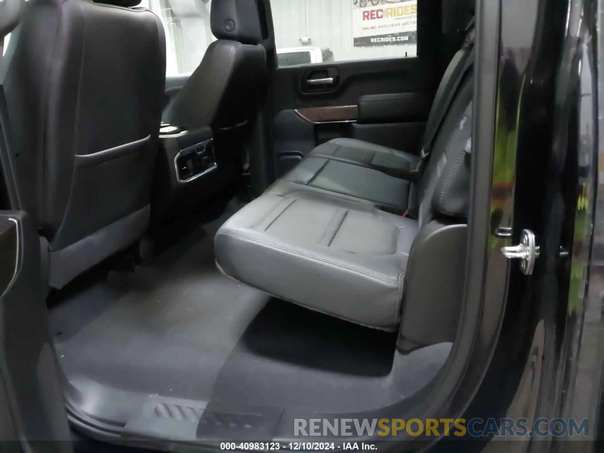 7 fotografías del automóvil dañado 1GT49WEYXPF118475 GMC SIERRA 3500HD 2023