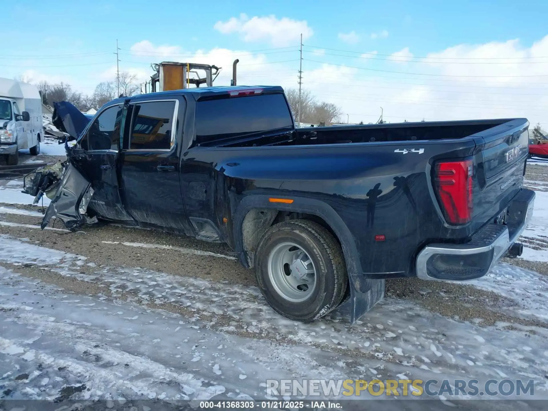 3 fotografías del automóvil dañado 1GT49TEY9RF257451 GMC SIERRA 3500HD 2024