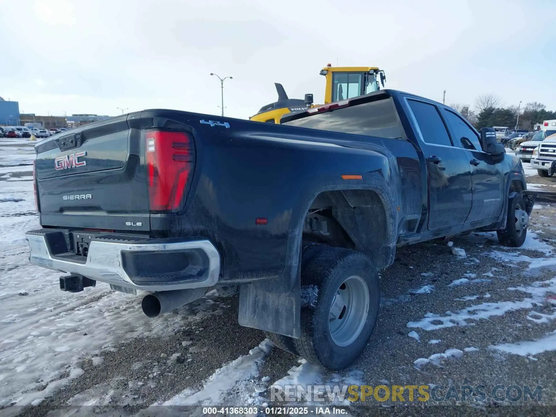 4 fotografías del automóvil dañado 1GT49TEY9RF257451 GMC SIERRA 3500HD 2024