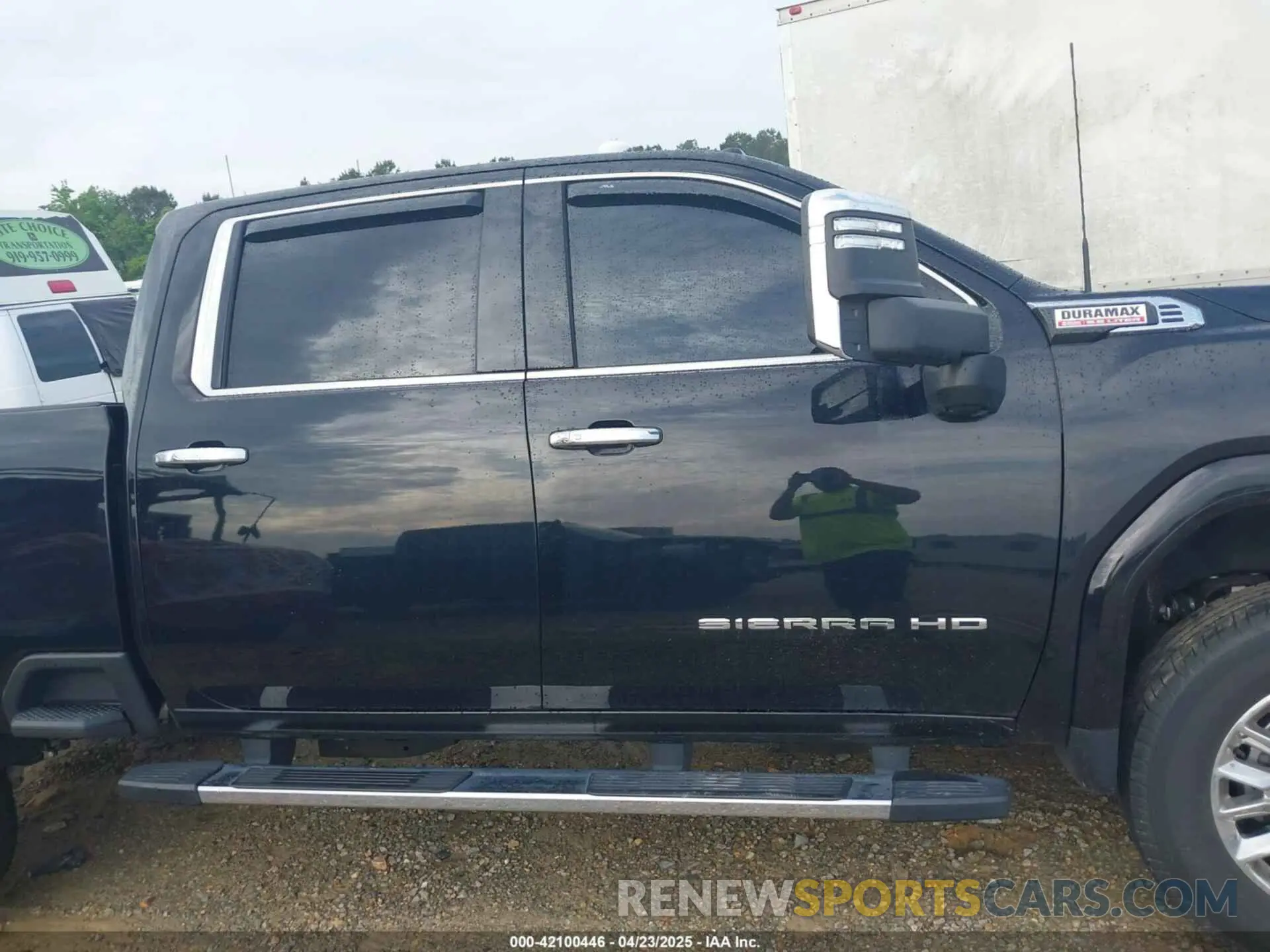 13 fotografías del automóvil dañado 1GT49UEY9RF368748 GMC SIERRA 3500HD 2024