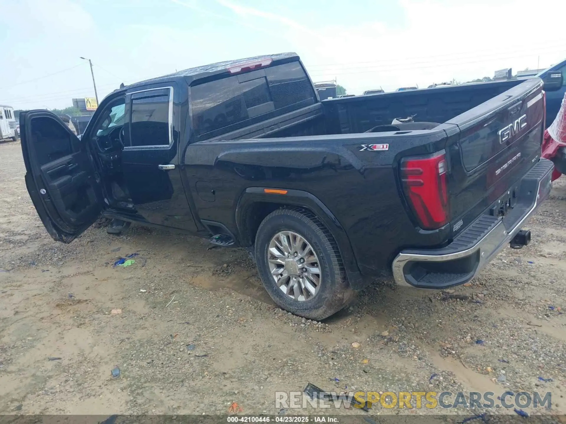 3 fotografías del automóvil dañado 1GT49UEY9RF368748 GMC SIERRA 3500HD 2024