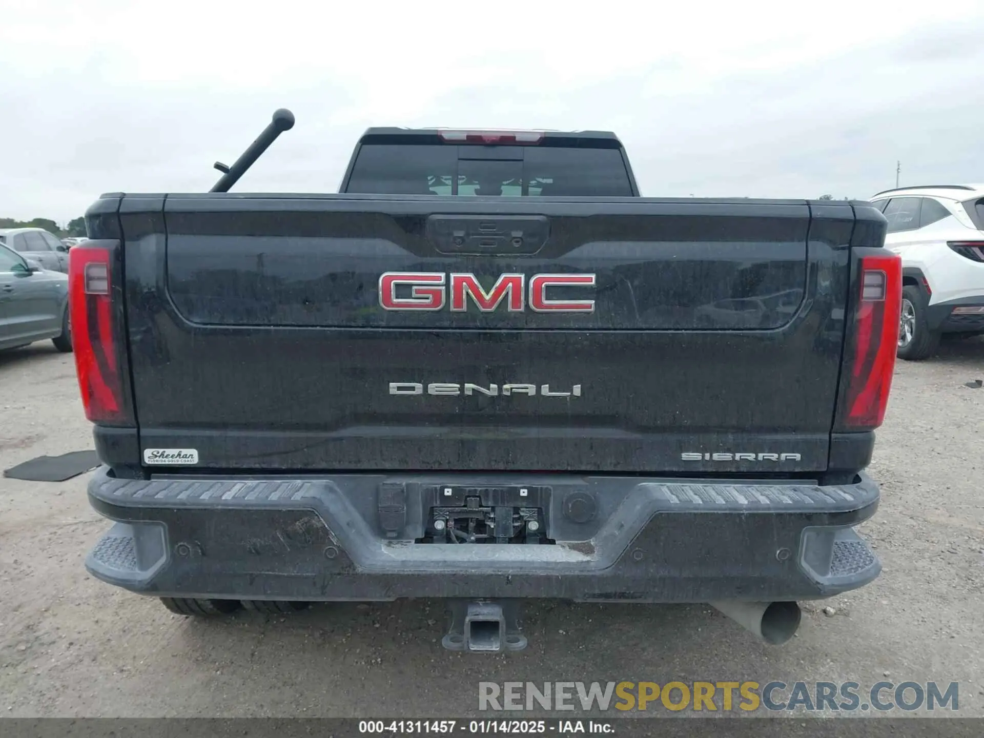 15 fotografías del automóvil dañado 1GT49WEY5RF413342 GMC SIERRA 3500HD 2024
