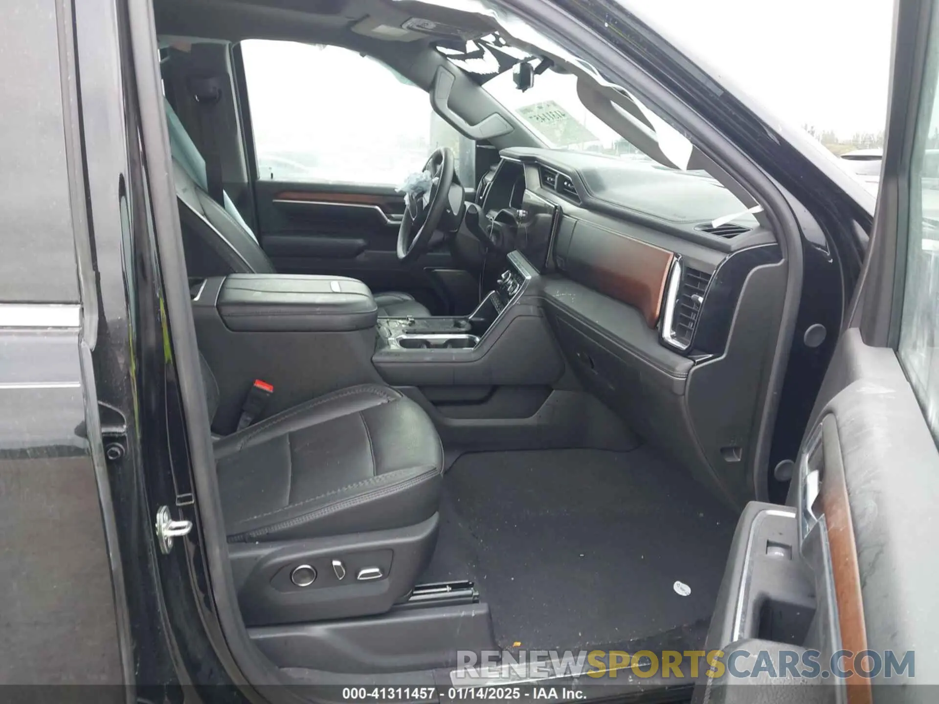 5 fotografías del automóvil dañado 1GT49WEY5RF413342 GMC SIERRA 3500HD 2024