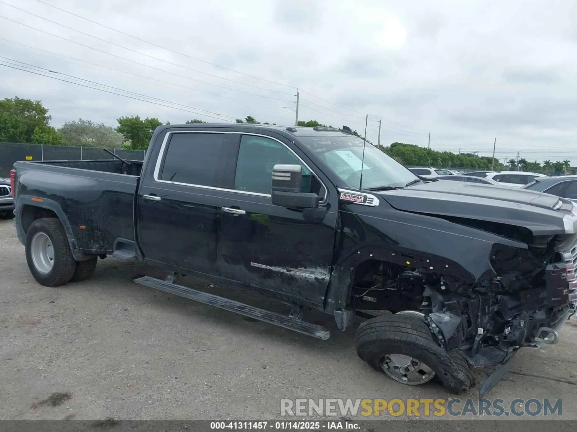 6 fotografías del automóvil dañado 1GT49WEY5RF413342 GMC SIERRA 3500HD 2024