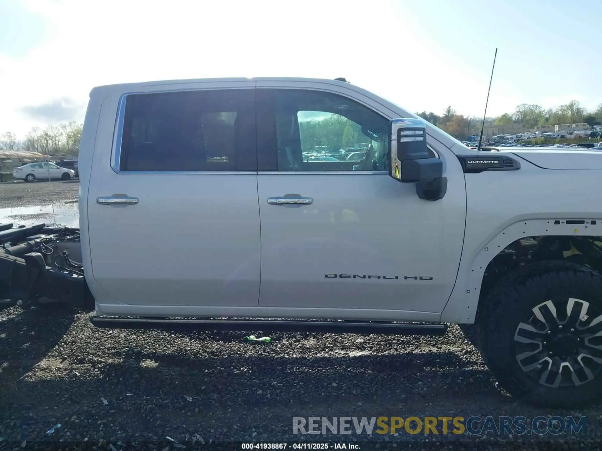 14 fotografías del automóvil dañado 1GT49YEY1RF148530 GMC SIERRA 3500HD 2024