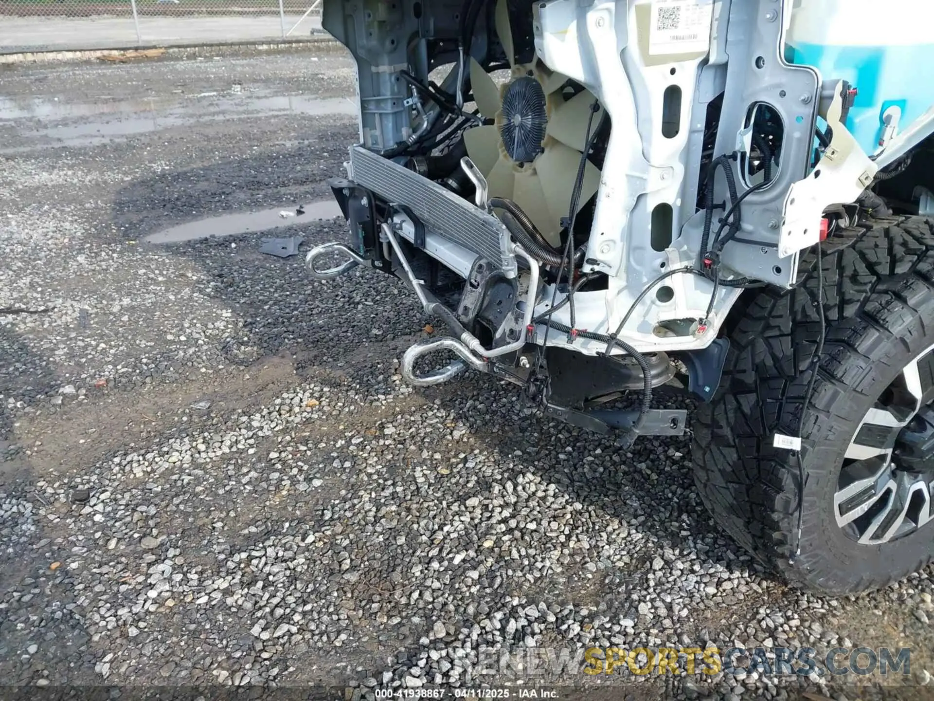 17 fotografías del automóvil dañado 1GT49YEY1RF148530 GMC SIERRA 3500HD 2024