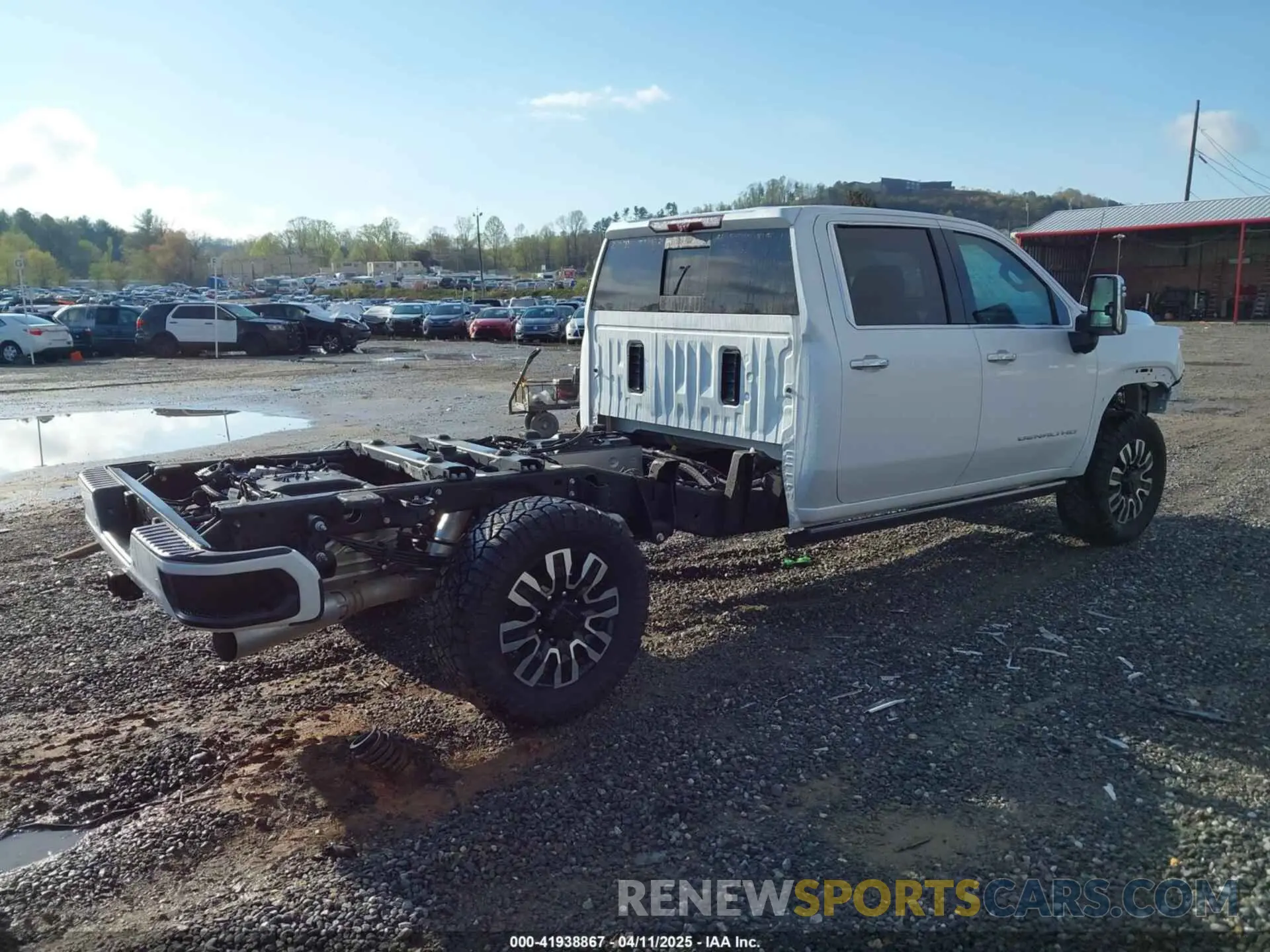 4 fotografías del automóvil dañado 1GT49YEY1RF148530 GMC SIERRA 3500HD 2024