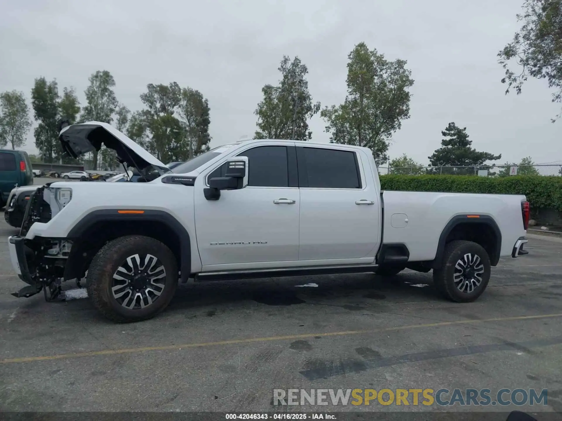 14 fotografías del automóvil dañado 1GT4UYEY0SF129729 GMC SIERRA 3500HD 2025