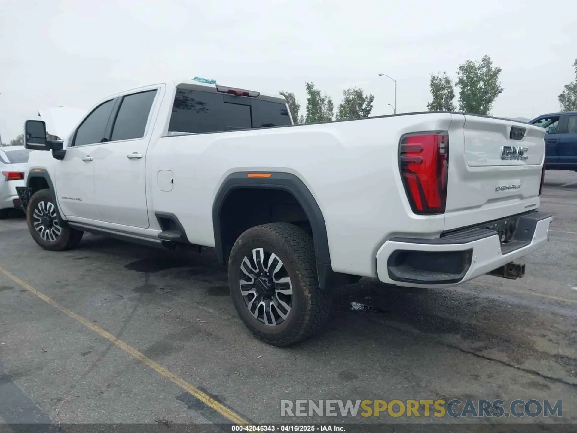 3 fotografías del automóvil dañado 1GT4UYEY0SF129729 GMC SIERRA 3500HD 2025
