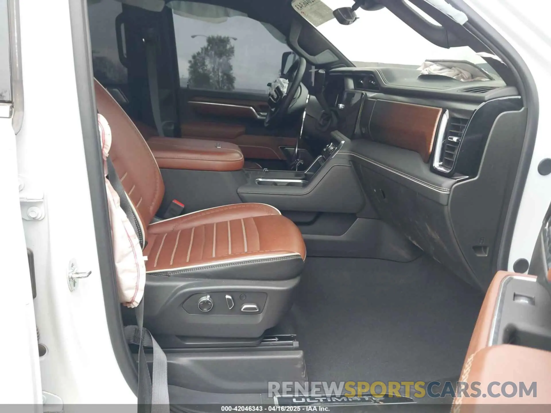 7 fotografías del automóvil dañado 1GT4UYEY0SF129729 GMC SIERRA 3500HD 2025