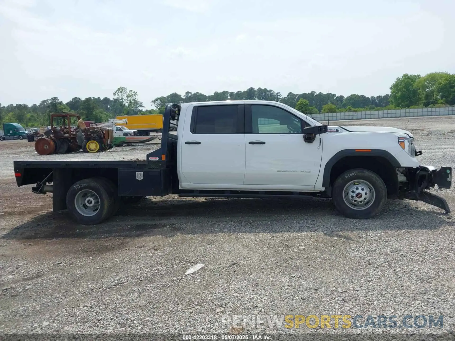 16 fotografías del automóvil dañado 1GD49SEY8MF285661 GMC SIERRA 3500HD CHASSIS 2021