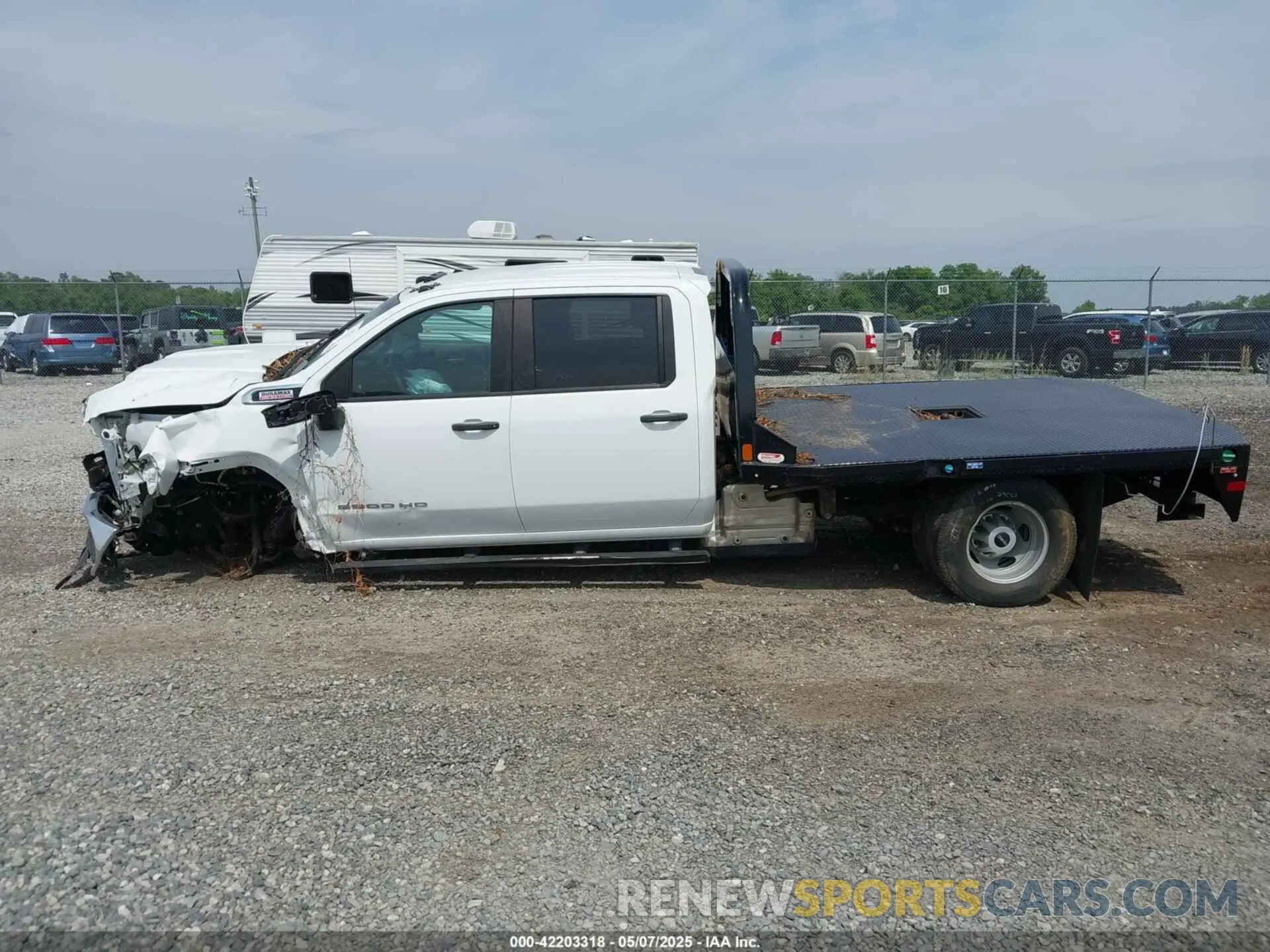 17 fotografías del automóvil dañado 1GD49SEY8MF285661 GMC SIERRA 3500HD CHASSIS 2021