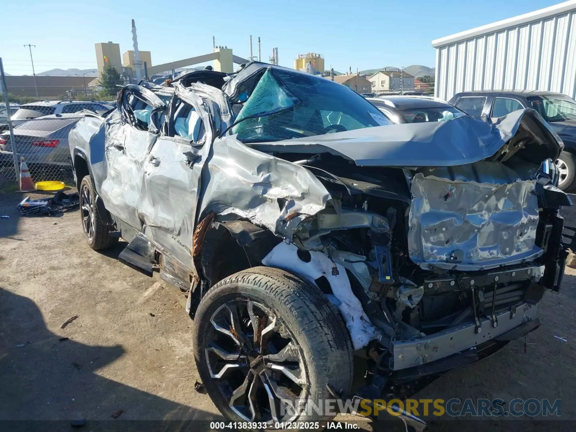 16 fotografías del automóvil dañado 1GT40LEL6SU402042 GMC SIERRA EV 2025