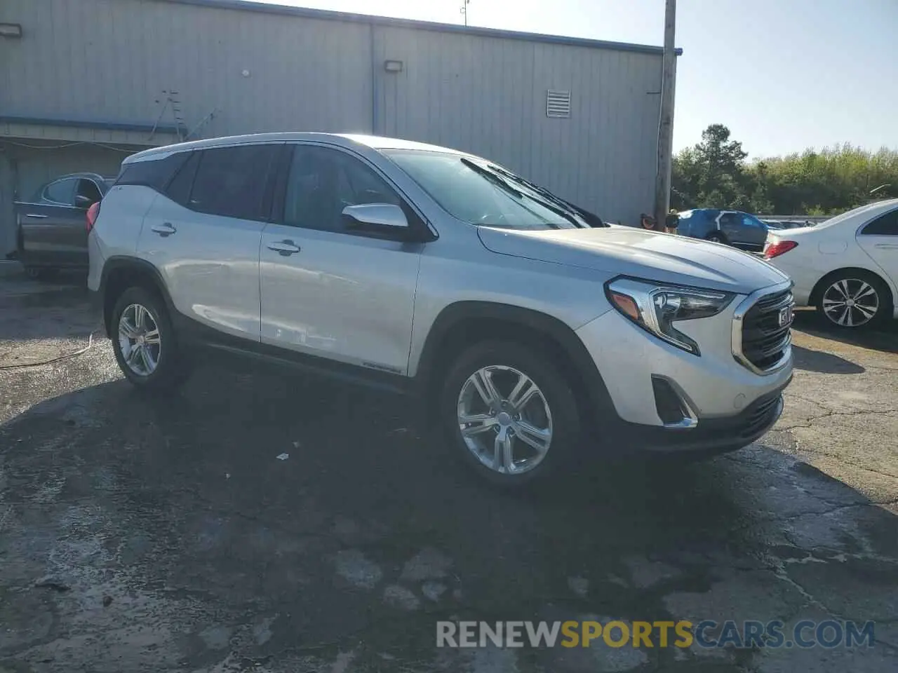4 fotografías del automóvil dañado 3GKALMEV0KL110435 GMC TERRAIN 2019