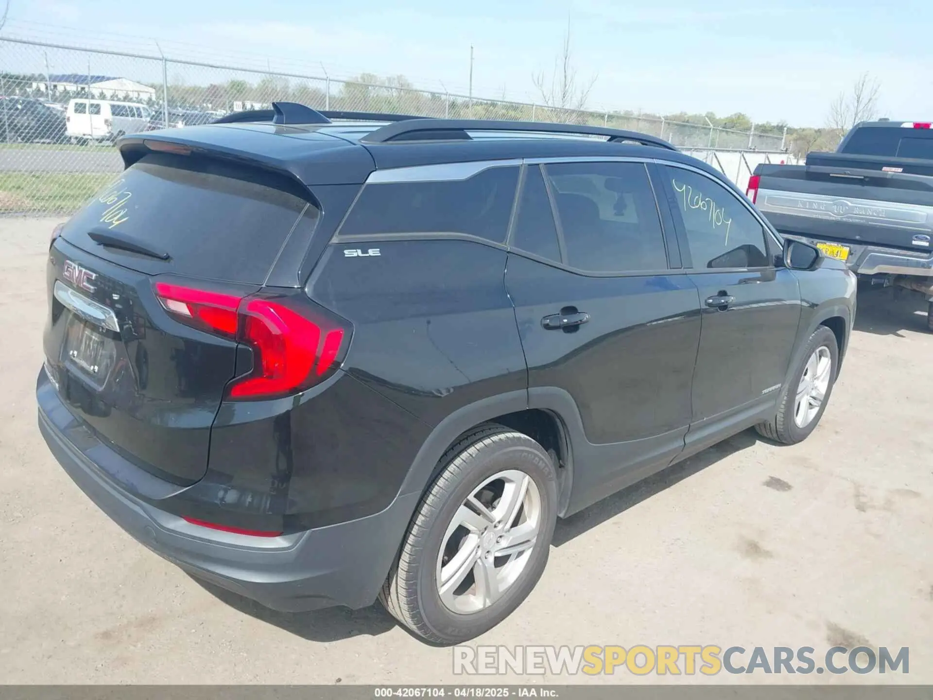 4 fotografías del automóvil dañado 3GKALMEV1KL222757 GMC TERRAIN 2019