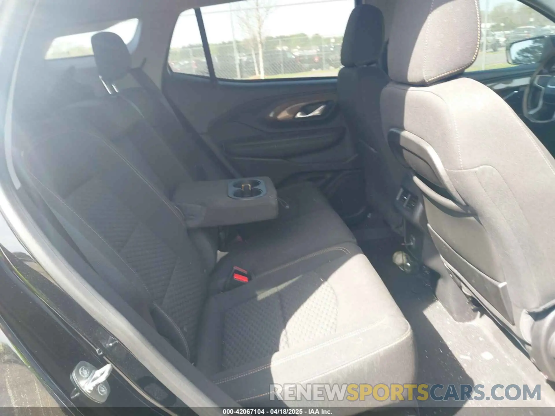 8 fotografías del automóvil dañado 3GKALMEV1KL222757 GMC TERRAIN 2019