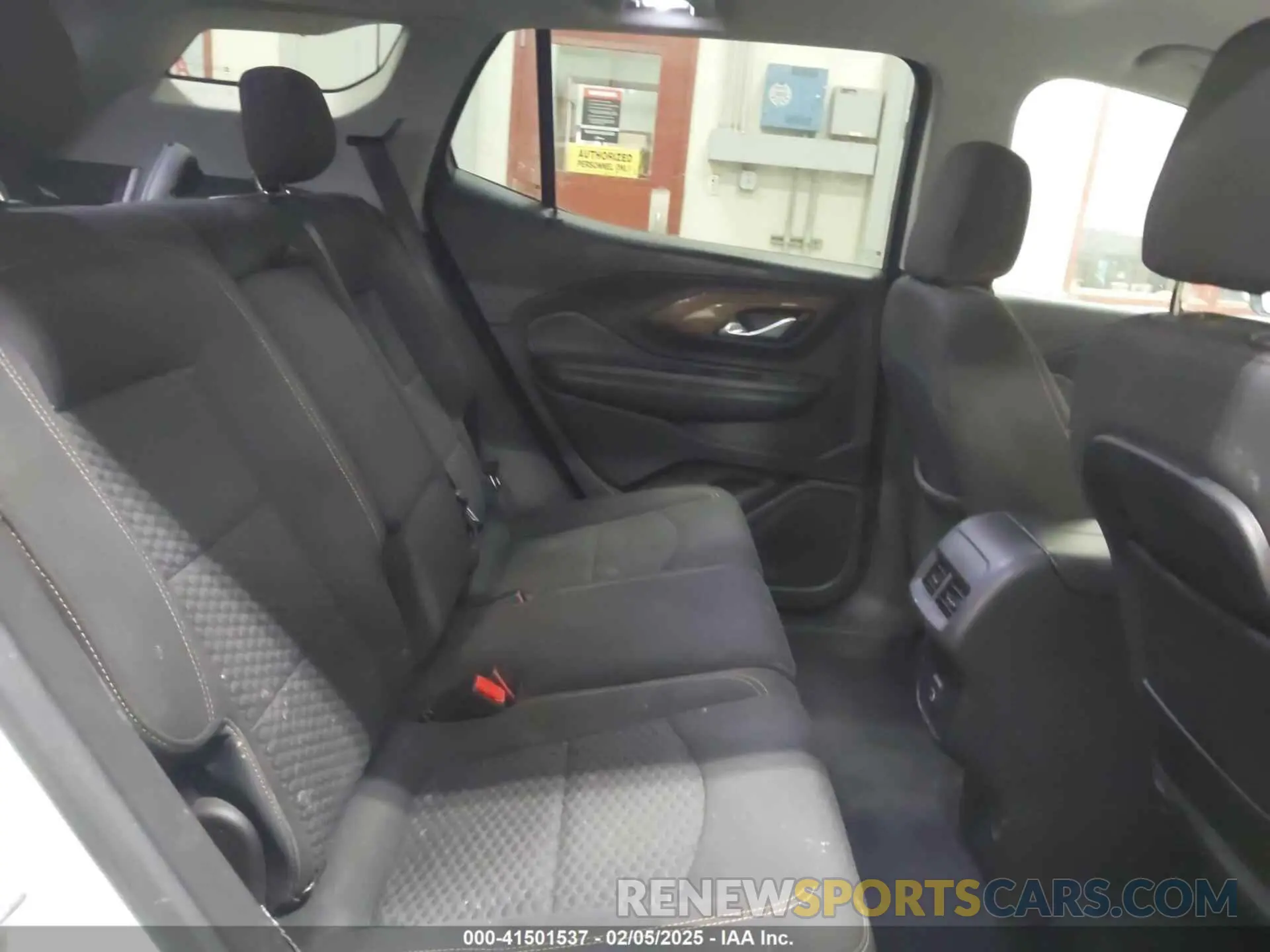 8 fotografías del automóvil dañado 3GKALMEV1KL265768 GMC TERRAIN 2019