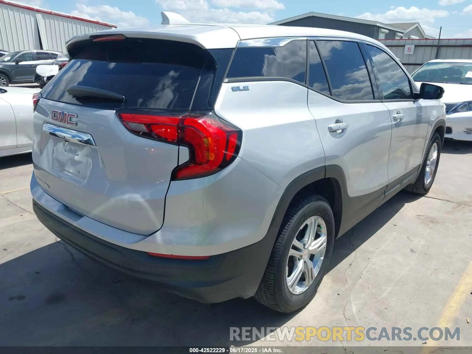 4 fotografías del automóvil dañado 3GKALMEV2KL376605 GMC TERRAIN 2019