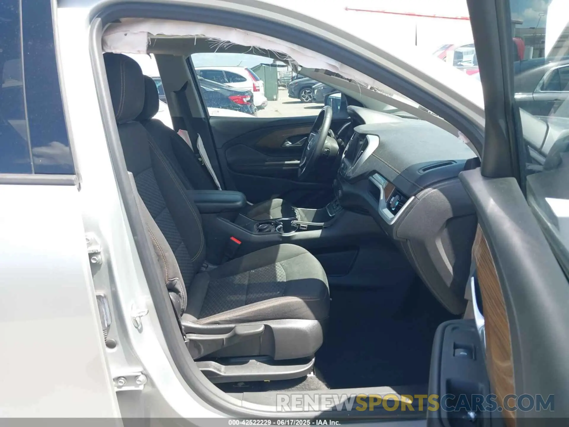 5 fotografías del automóvil dañado 3GKALMEV2KL376605 GMC TERRAIN 2019